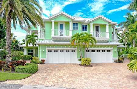 529 Fairway Terrace Naples, FL 34103