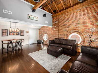 50 W Hoster Street Columbus, OH 43215