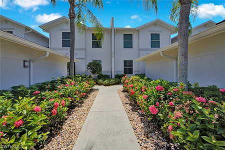 1310 Charleston Square Dr #1-202 Naples, FL 34110