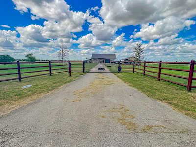 1535 County Road 311 Jarrell, TX 76537