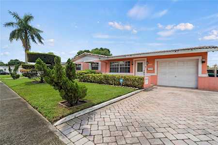 641 NW 37th Ave Lauderhill, FL 33311