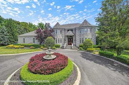 36 Rivers Edge Dr Colts Neck, NJ 07722