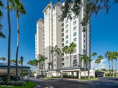 420 Cove Tower Dr #404 Naples, FL 34110