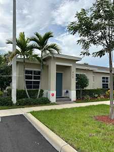 450 NE 4th Ave Florida City, FL 33034