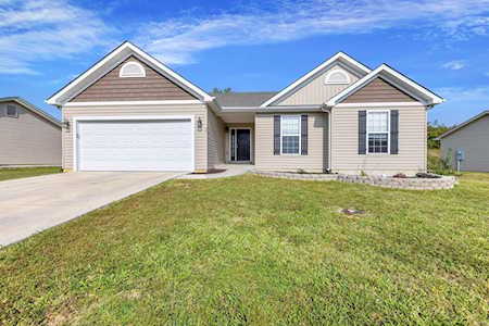 35 Hunters Pointe Dr Winfield, MO 63389