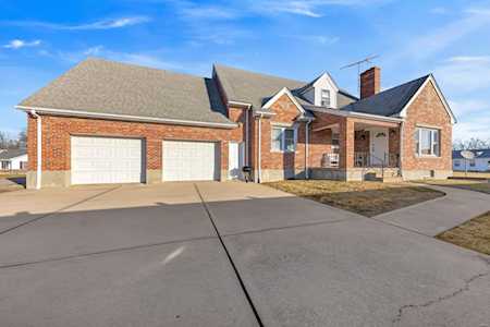44 Schulze Dr Troy, MO 63379