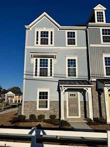 4221 Meander Way Chesapeake, VA 23321