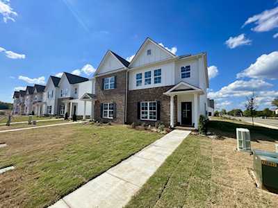 2106 Barringer Ln Murfreesboro, TN 37128