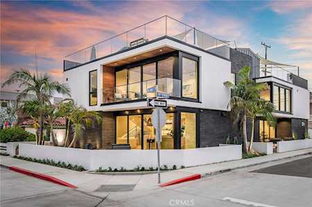 1027 B W Bay Ave Newport Beach, CA 92661