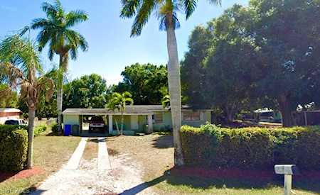 24 Seminole Ct Fort Myers, FL 33916