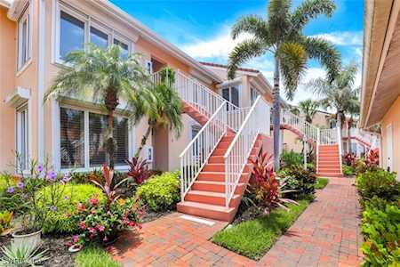 2395 Hidden Lake Dr #8 Naples, FL 34112