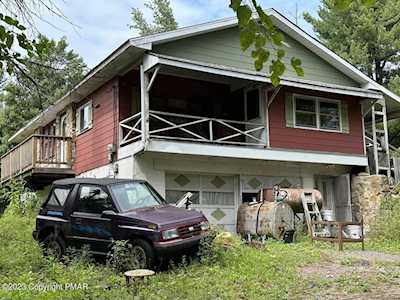 2080 Hickory Rd Palmerton, PA 18071