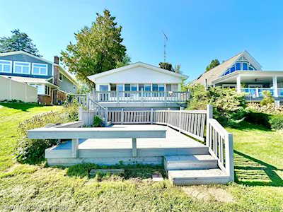 12205 Margaret Dr Fenton Twp, MI 48430