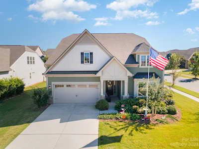 5006 Warbler Way Lake Wylie, SC 29710