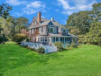 5 Narragansett St Dartmouth, MA 02748