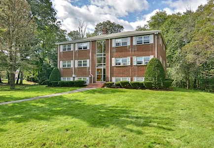 50 Edgelawn Ave #5 North Andover, MA 01845