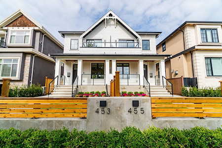 455 E 61st Avenue Vancouver, BC V5X 2B7