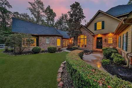 9510 Sendera Dr Magnolia, TX 77354