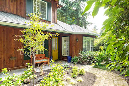 1137 Harbortop Terrace Greenbank, WA 98253
