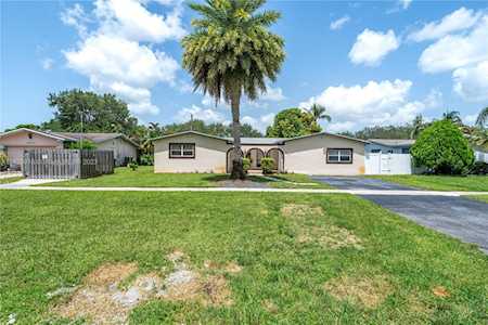 5235 SW 90th Ave Cooper City, FL 33328