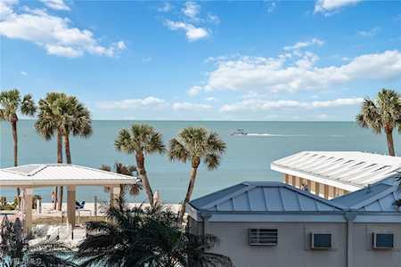 4041 N Gulf Shore Blvd #109 Naples, FL 34103