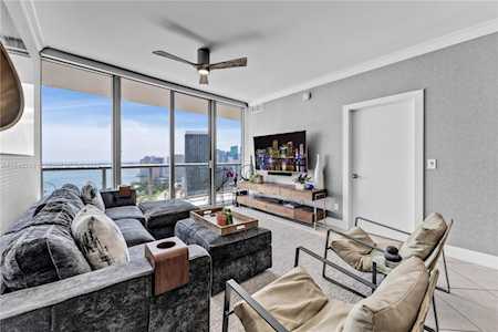 888 Biscayne Blvd #4006 Miami, FL 33132