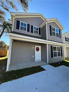 727 Rosewell Ave #B Chesapeake, VA 23325