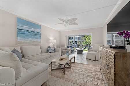 333 S 4th Ave #202 Naples, FL 34102