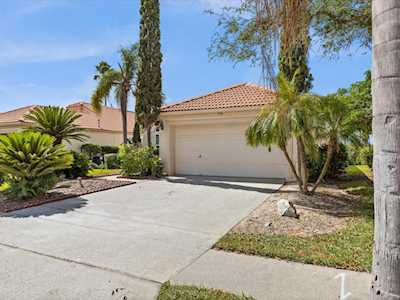 746 Lighthouse Dr Tarpon Springs, FL 34689