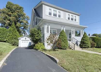 10 Windemere Road Worcester, MA 01602