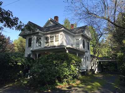 33 Gaylord St Amherst, MA 01002