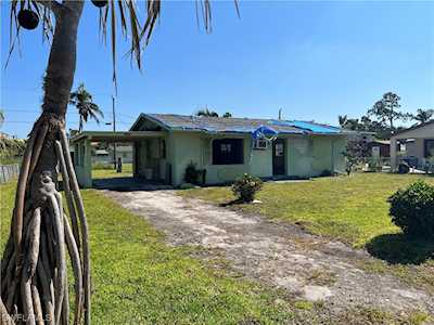 4630 New Haven Dr Fort Myers, FL 33908