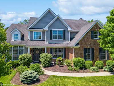 6215 Stonecastle Ln Lakewood, IL 60014