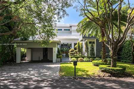 116 W Mashta Dr Key Biscayne, FL 33149