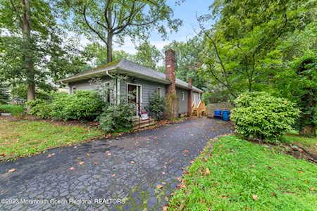 206 Red Hill Rd Middletown, NJ 07748