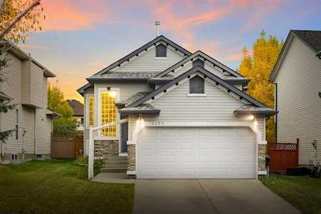 16390 Somercrest St SW Calgary, AB T2Y 3M4