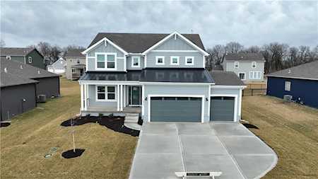 3213 SW Arboridge Dr Lee's Summit, MO 64082