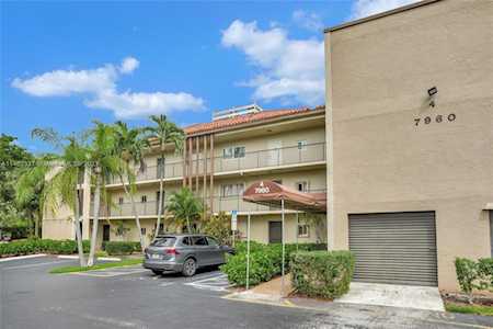 7960 NW 50th St #201 Lauderhill, FL 33351