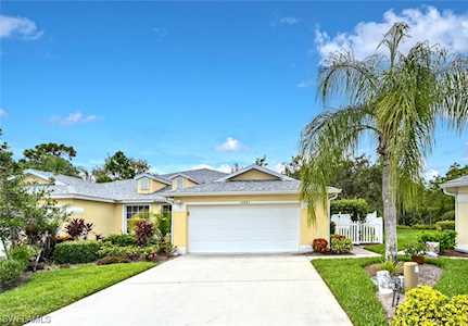 15083 Sterling Oaks Dr Naples, FL 34110