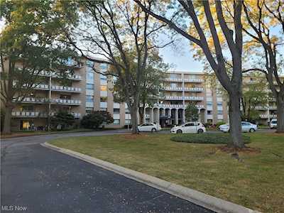3400 Wooster Rd #206 Rocky River, OH 44116