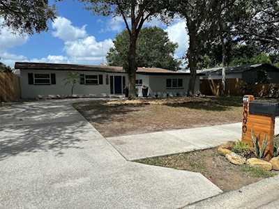 8090 Lark St Seminole, FL 33777
