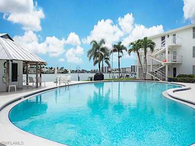 322 Harbour Dr #202D Naples, FL 34103