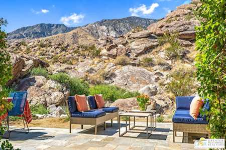 2867 La Cadena Ct Palm Springs, CA 92264