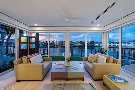 255 Park Shore Dr #3-310 Naples, FL 34103
