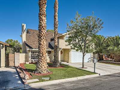 4724 Woodridge Rd Las Vegas, NV 89121