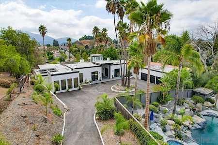 1817 Shadow Knolls El Cajon, CA 92020