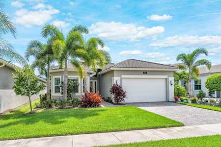 9512 Portugese Pine Grove Boynton Beach, FL 33473