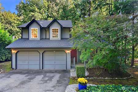 11208 Parkhill Place NE Bainbridge Island, WA 98110