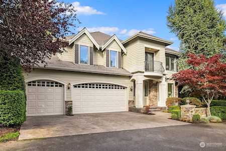 6016 Lake Washington Blvd SE Bellevue, WA 98006
