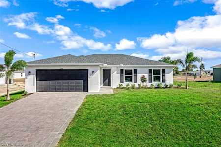 120 SE 21st St Cape Coral, FL 33990